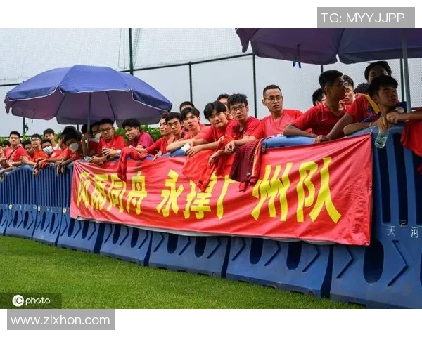 广州篮球队耐力之争引发热议球迷对球队表现褒贬不一 广州篮球队耐力之争引发热议球迷对球队表现褒贬不一